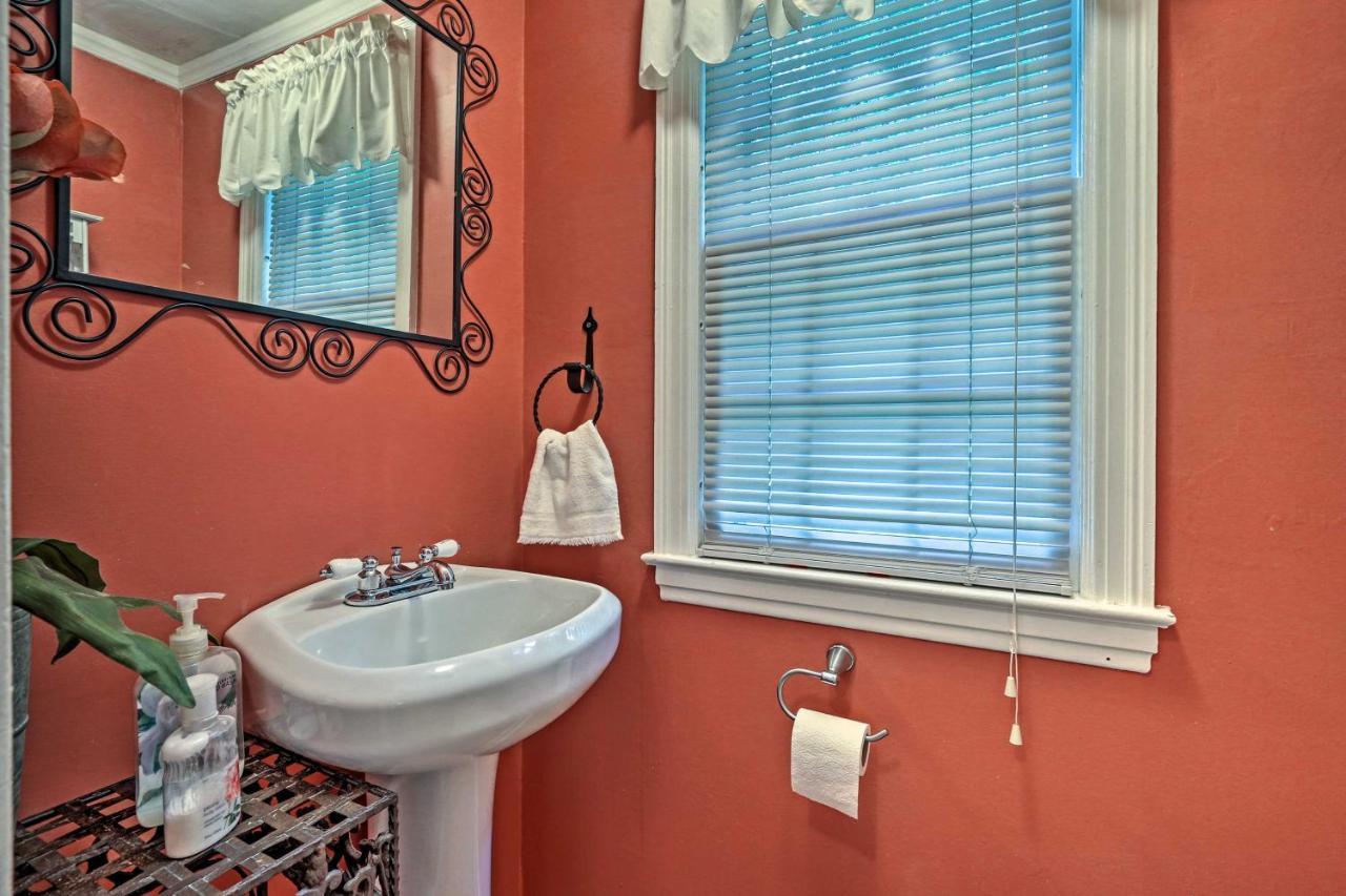 Historic Essex Home With Large Yard Near Downtown! Экстерьер фото